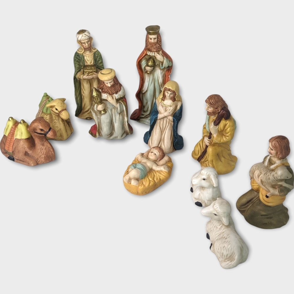 Danson hand painted 11pc vintage Nativity Set - 2-4" tall